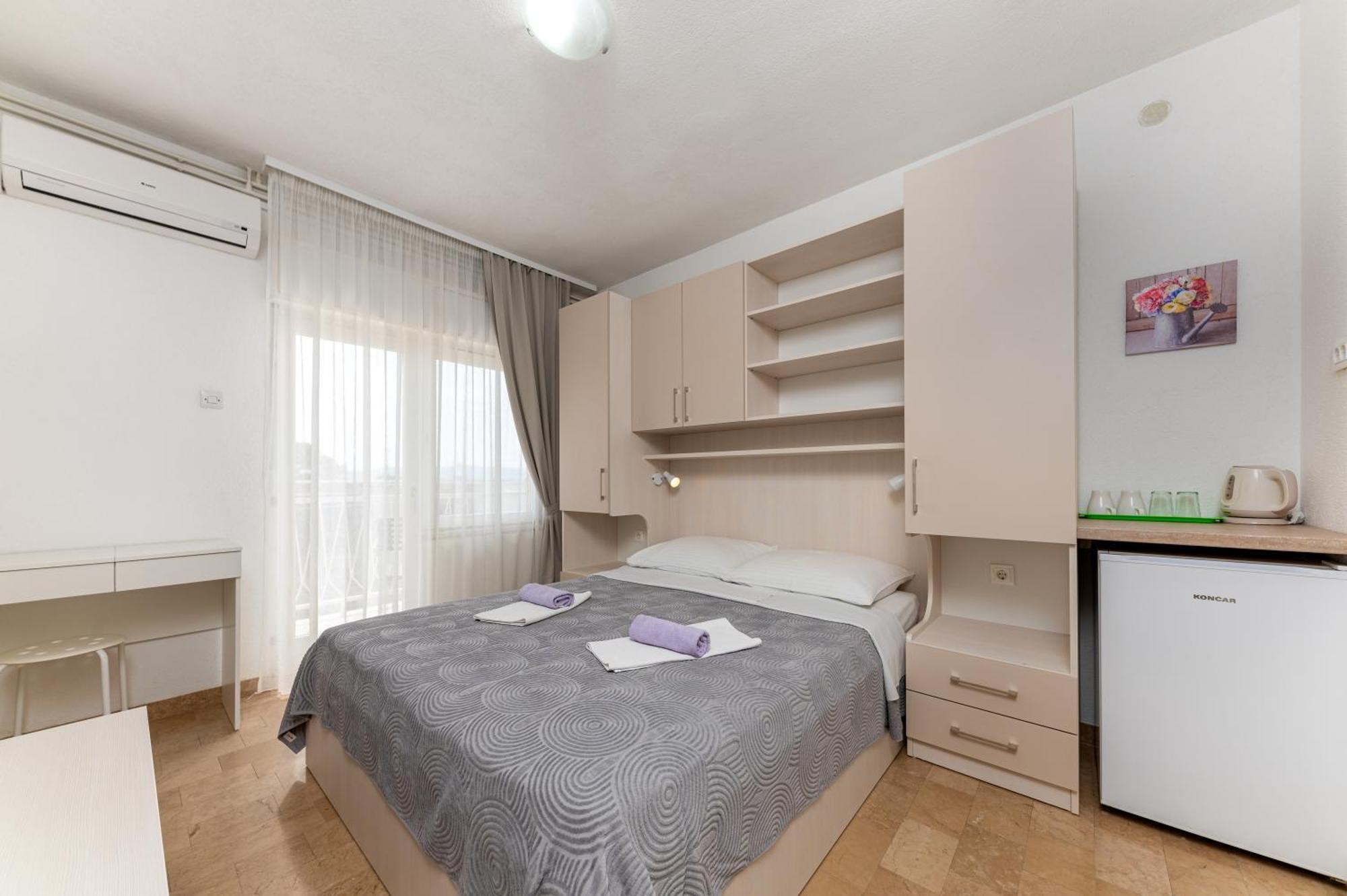 Bed And Breakfast Ivona Baška Voda Pokój zdjęcie